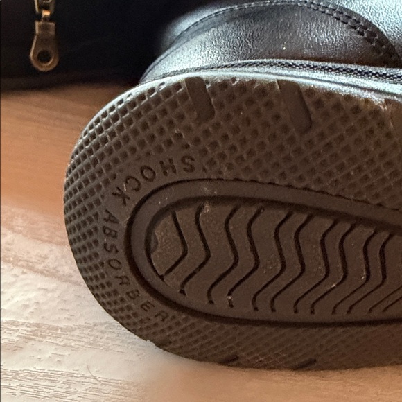 Black Fur-Lined Ankle Boots sleep resistant 8.5 wide - Picture 6 of 8